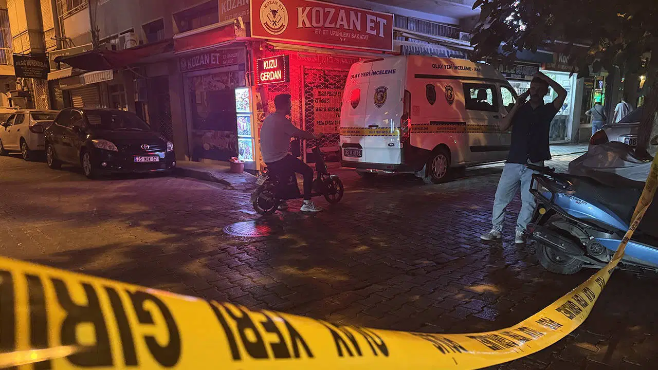 İzmir’de Silahlı Kavgada 5 Kişi Yaralandı