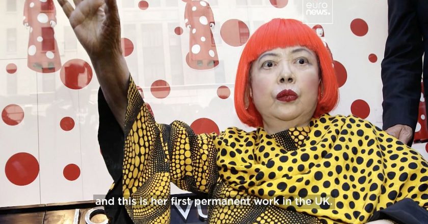 Video.  Yayoi Kusama’nın Birleşik Krallık’taki ilk kalıcı kurulumu Londra’da