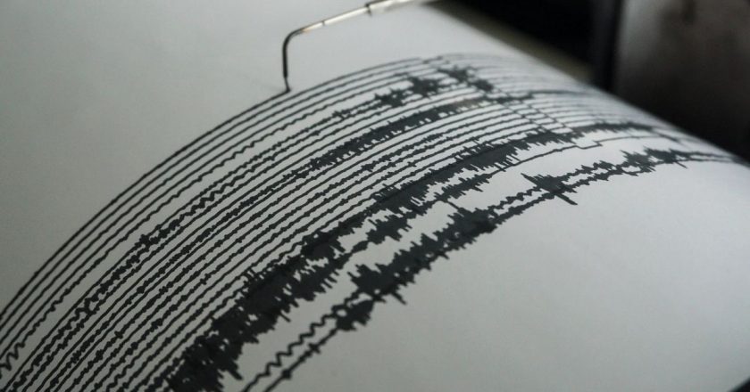 Japonya’da 6,9 büyüklüğündeki depremin ardından tsunami uyarısı yapıldı