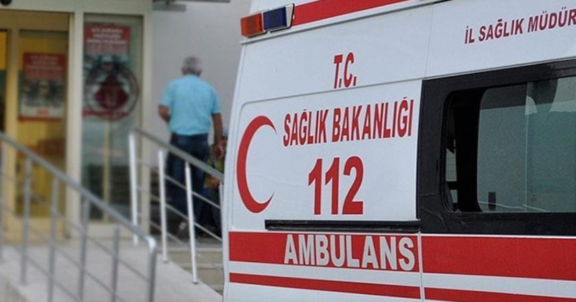 Minibüs trafik levhasına çarptı: 2 kişi hayatını kaybetti – Son Dakika Türkiye Haberleri