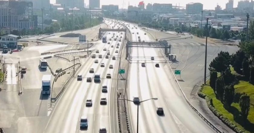 İstanbul’da bazı caddeler trafiğe kapatıldı – Son Dakika Türkiye Haberleri