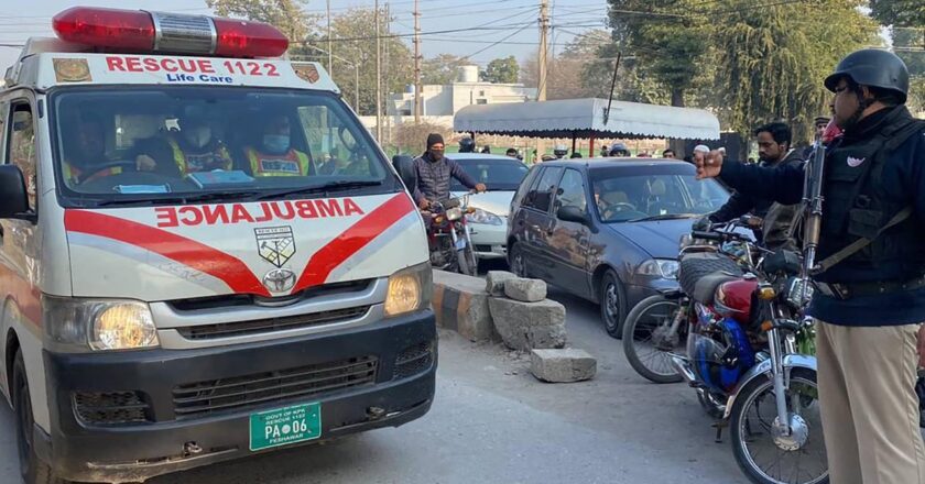 Pakistan’daki askeri yapıya intihar saldırıları