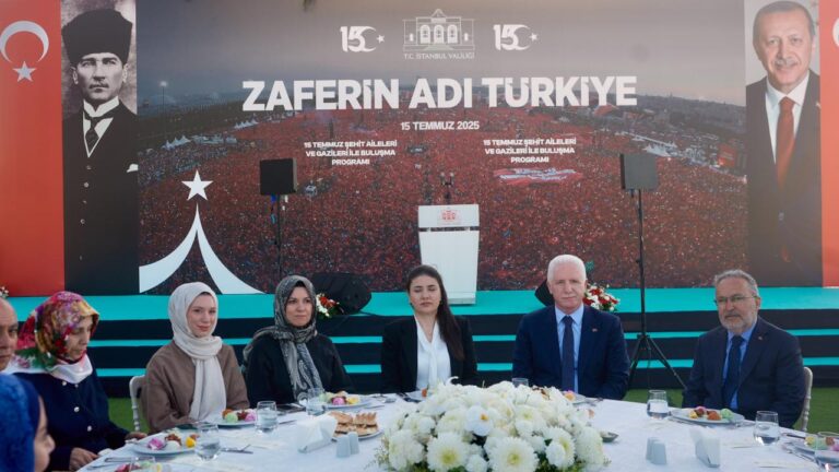 İstanbul’da 15 Temmuz şehitlerinin aileleri ve gaziler onuruna yemek