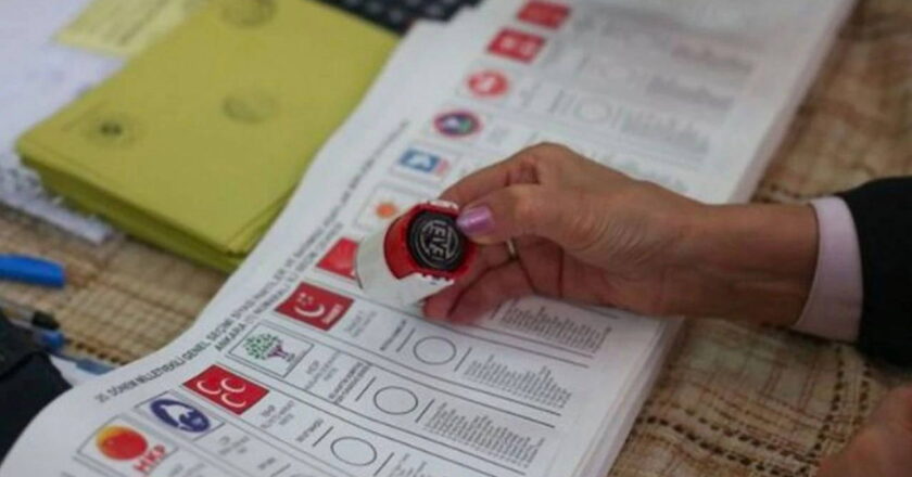 AYM kararı: İki siyasi partinin hukuki varlıkları sona erdi – Son Dakika Siyaset Haberleri