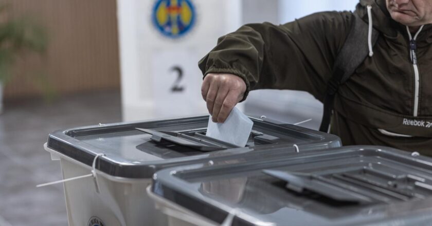 Moldova’da 3 parti ve 2 blok parlamentoya girdi