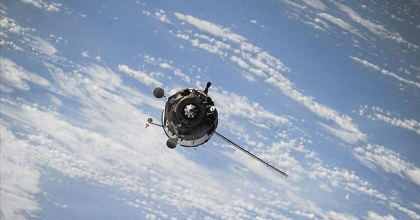 Tam 4 bin 400 kilogram! Hindistan “en ağır haberleşme uydusunu” başarıyla fırlattı