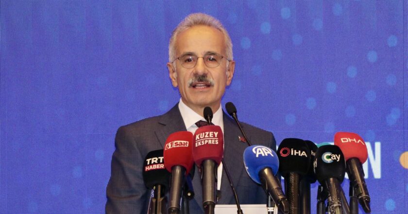 Türkiye’yi geleceğe hazırlayacak yüzlerce projeye imza attık