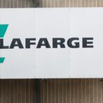 Fransız şirketi Lafarge’ın “terör örgütünü finanse etmekten” yargılandığı dava ertelendi