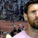 Messi, Hindistan’da büyük bir tehlike atlattı! Binlerce hayran sahaya akın etti, canını zor kurtardı.