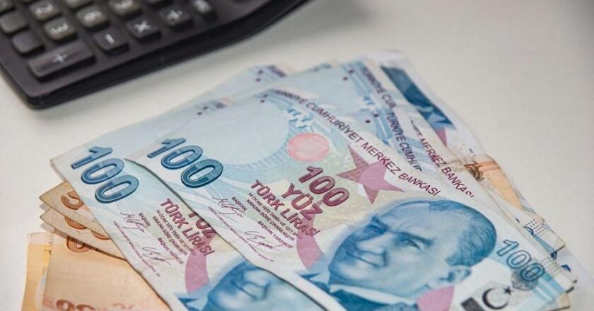 Memur ve emeklilere ek zam gelecek mi? 2026 maaş artışları ne düzeyde olacak?