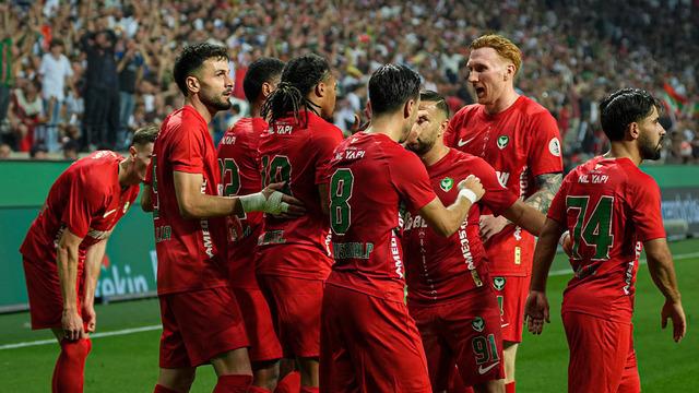 Amedspor’dan Başakşehir’e gol yağmuru!
